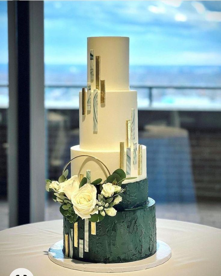 Emerald wedding celebration cake story